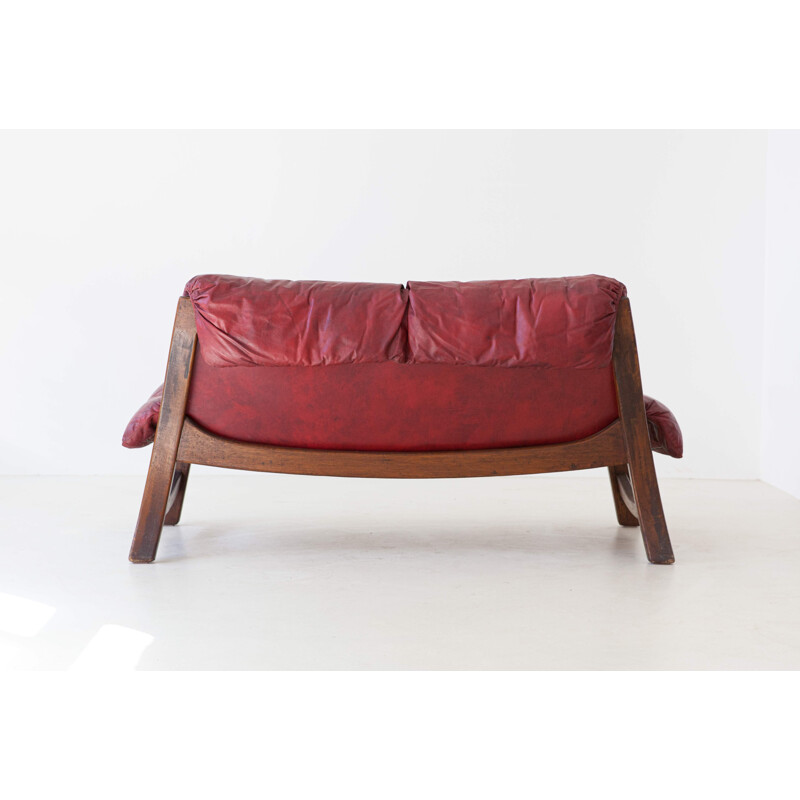 Italienisches Vintage-Sofa aus bordeauxrotem Leder, 1960