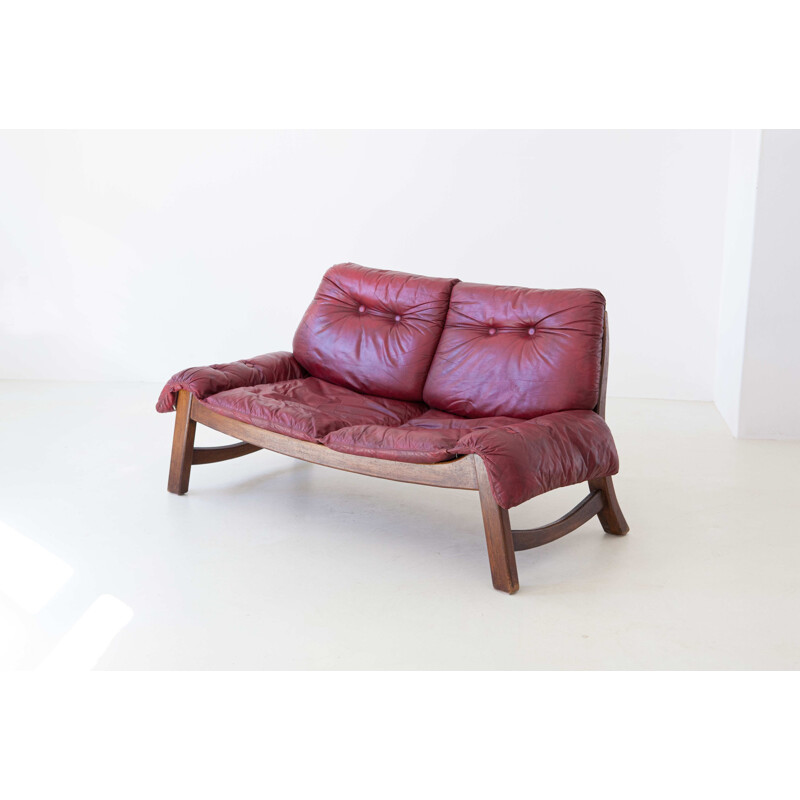 Italienisches Vintage-Sofa aus bordeauxrotem Leder, 1960