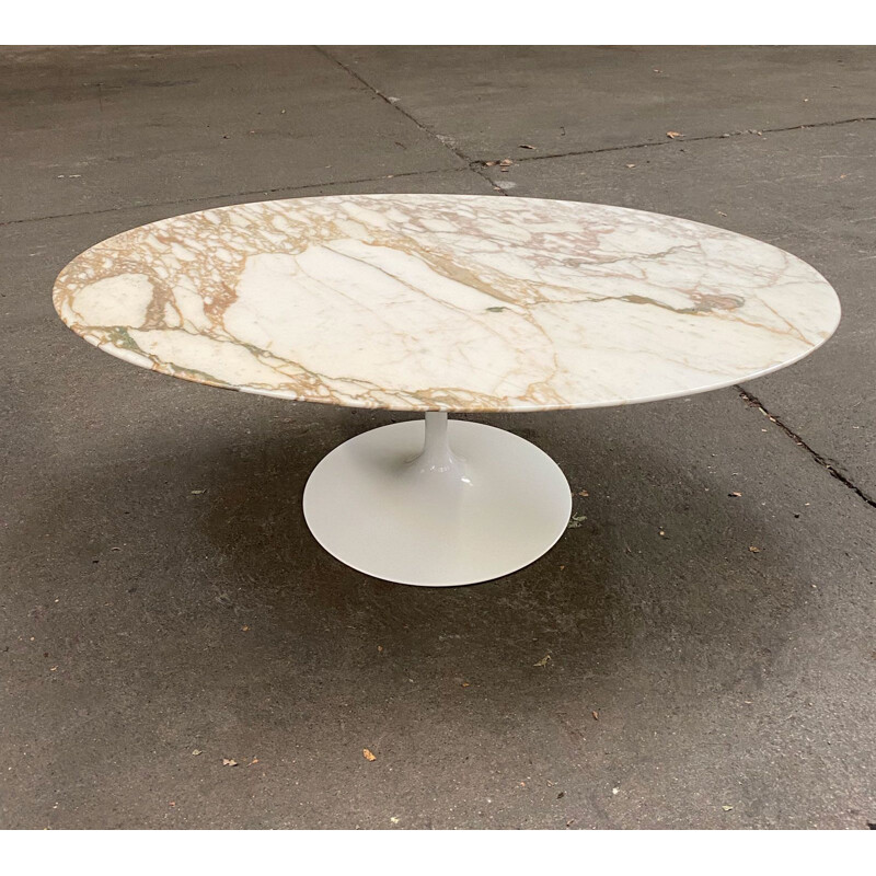 Knoll vintage marble coffee table 107 cm by Eero Saarinen