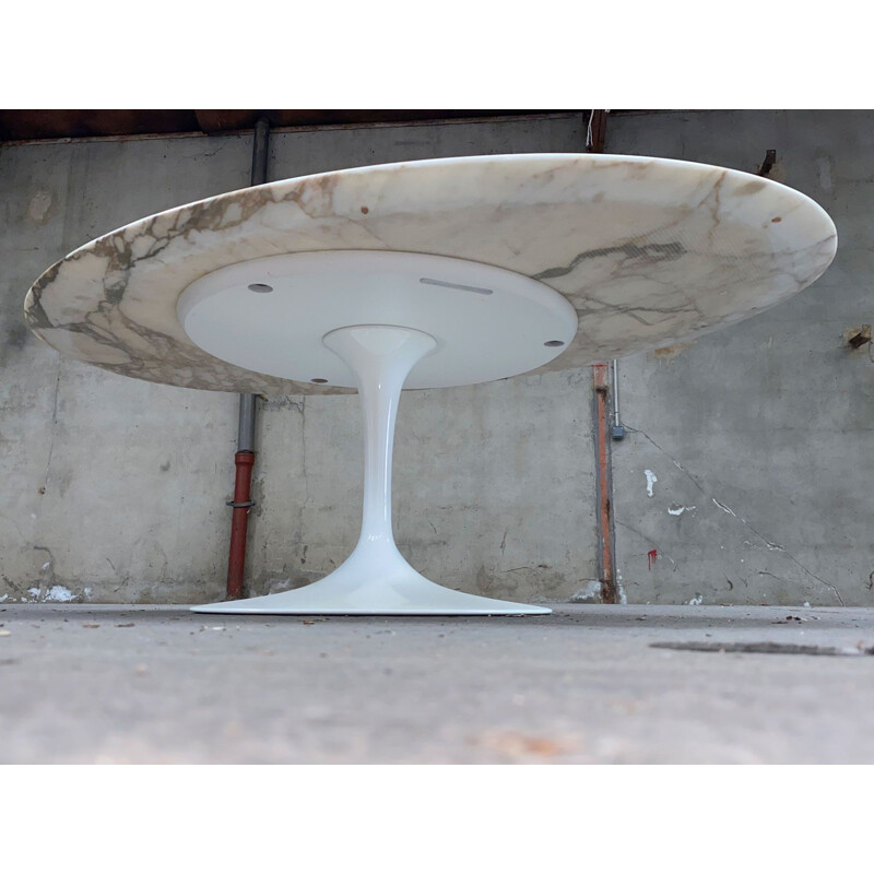 Knoll vintage marble coffee table 107 cm by Eero Saarinen