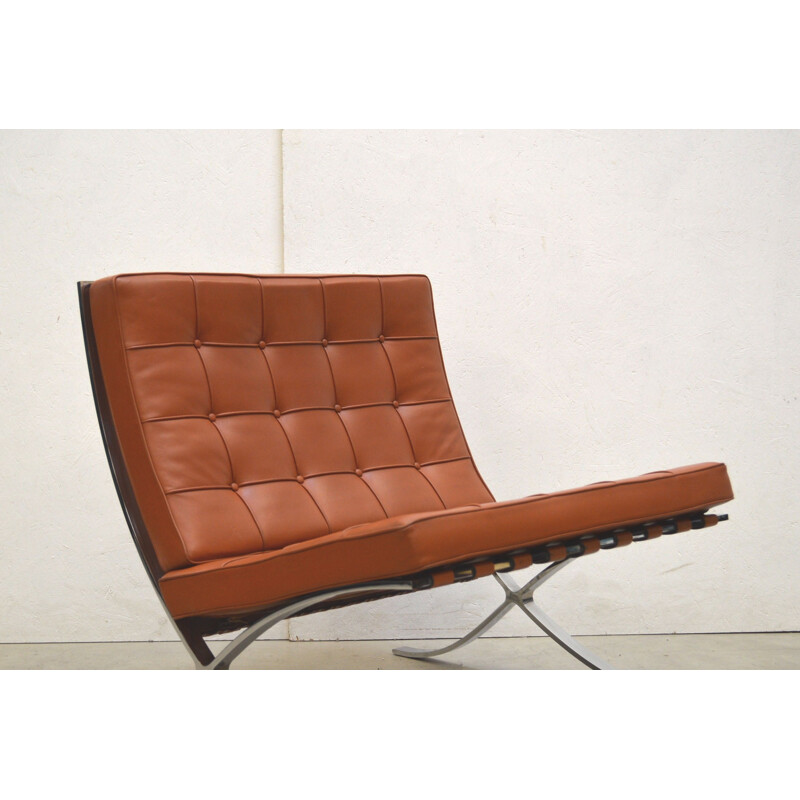 Fauteuil Barcelona cognac vintage par Mies van der Rohe pour Knoll International