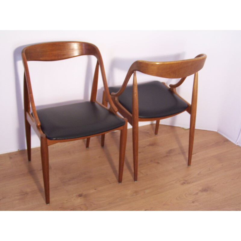 Pair of Uldum Mobelfabrik chairs, Johannes ANDERSEN - 1960s