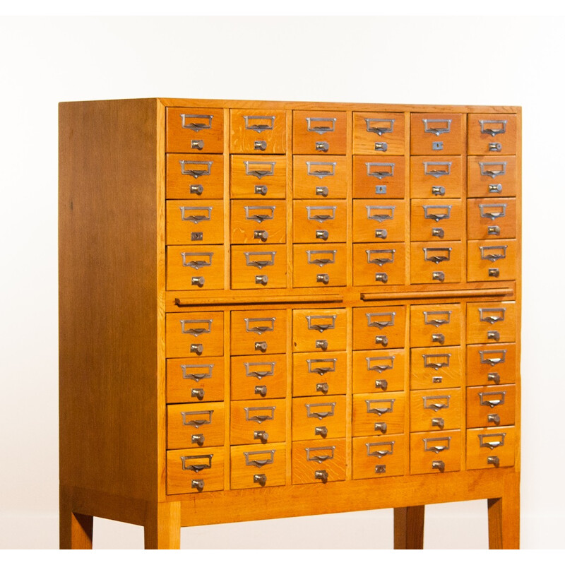 Beautiful oak file cabinet - 1950s