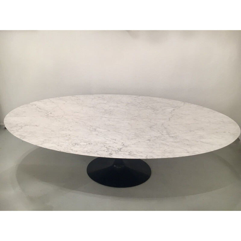 Vintage oval marble table by Eero Saarinen for Knoll