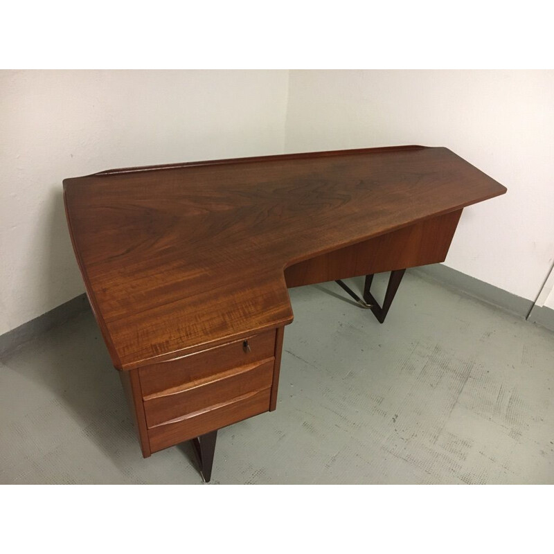 Vintage teak boomerang desk by Peter Lovig Nielsen for Hedensted Møbelfabrik, Denmark 1968