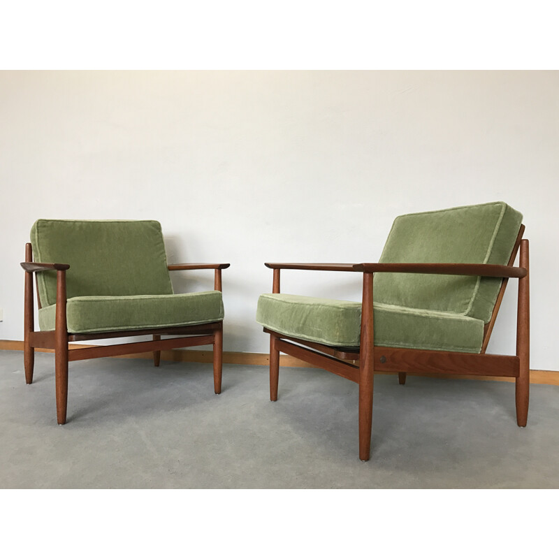 Pair of Danish armchairs in teak and green velvet - 1960s