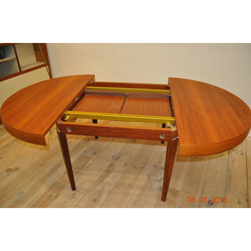 Scandinavian round dining table - 1970s