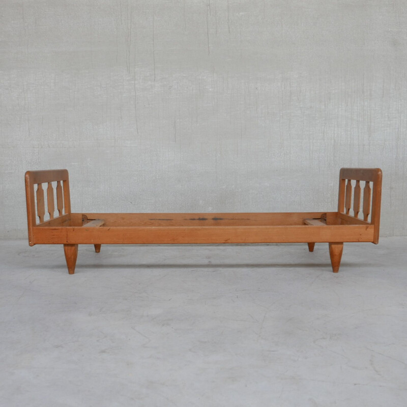 French mid-century oakwood daybed by Guillerme et Chambron, 1960s