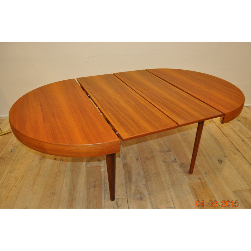 Scandinavian round dining table - 1970s