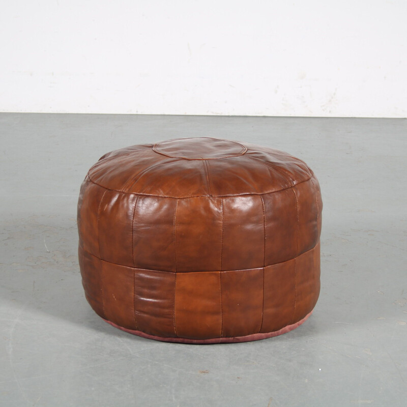 Vintage round leather pouf, Netherlands 1970s