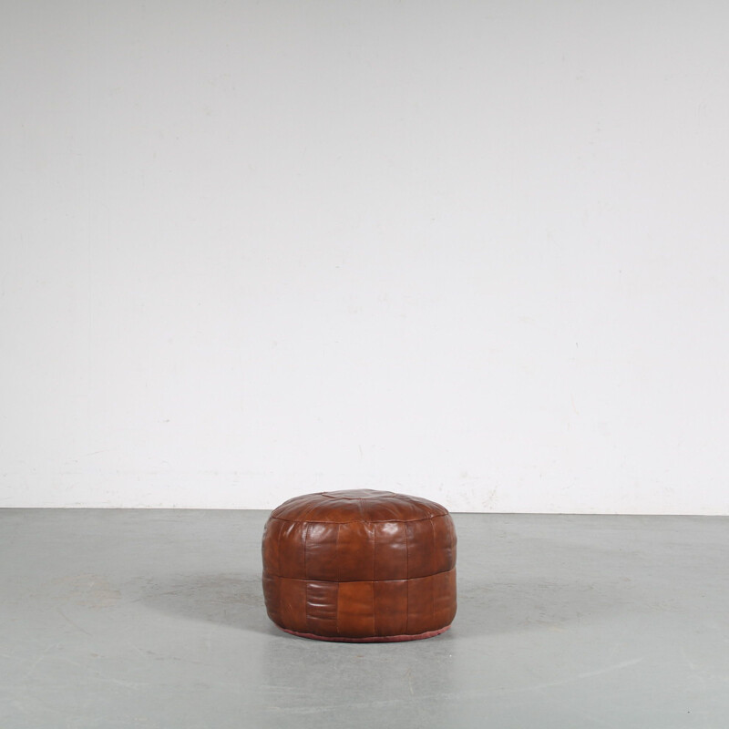 Vintage round leather pouf, Netherlands 1970s