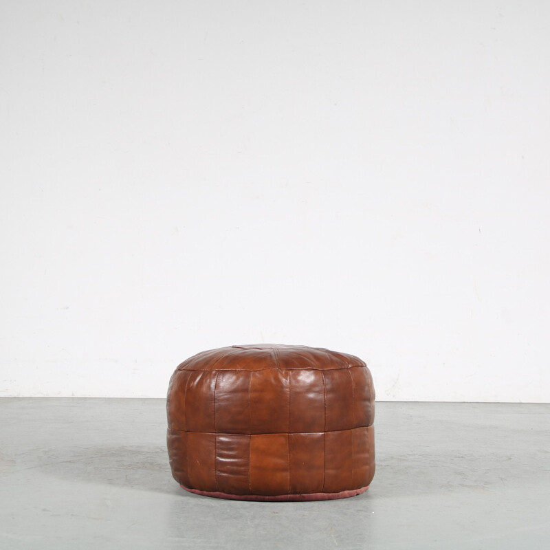 Vintage round leather pouf, Netherlands 1970s