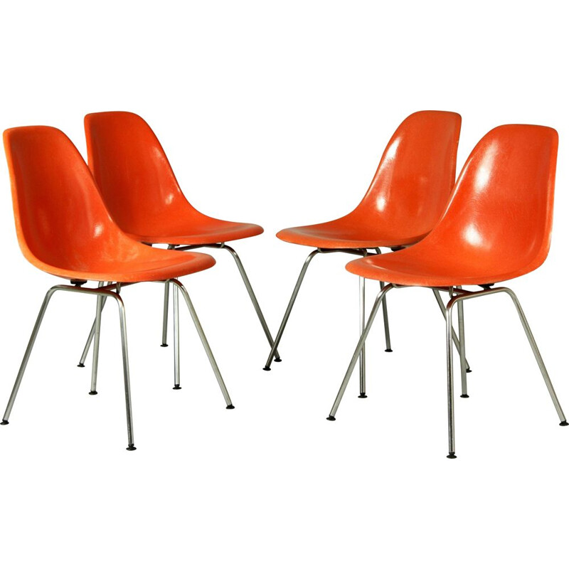 Set of 4 vintage fiberglass chairs by Eames for Herman Miller, 1950s