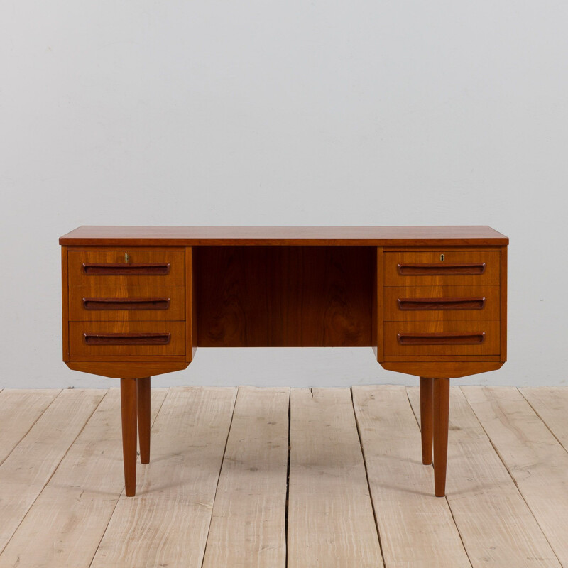 Scrivania vintage in teak di J. Svenstrup per A.P. Møbler, Danimarca 1960