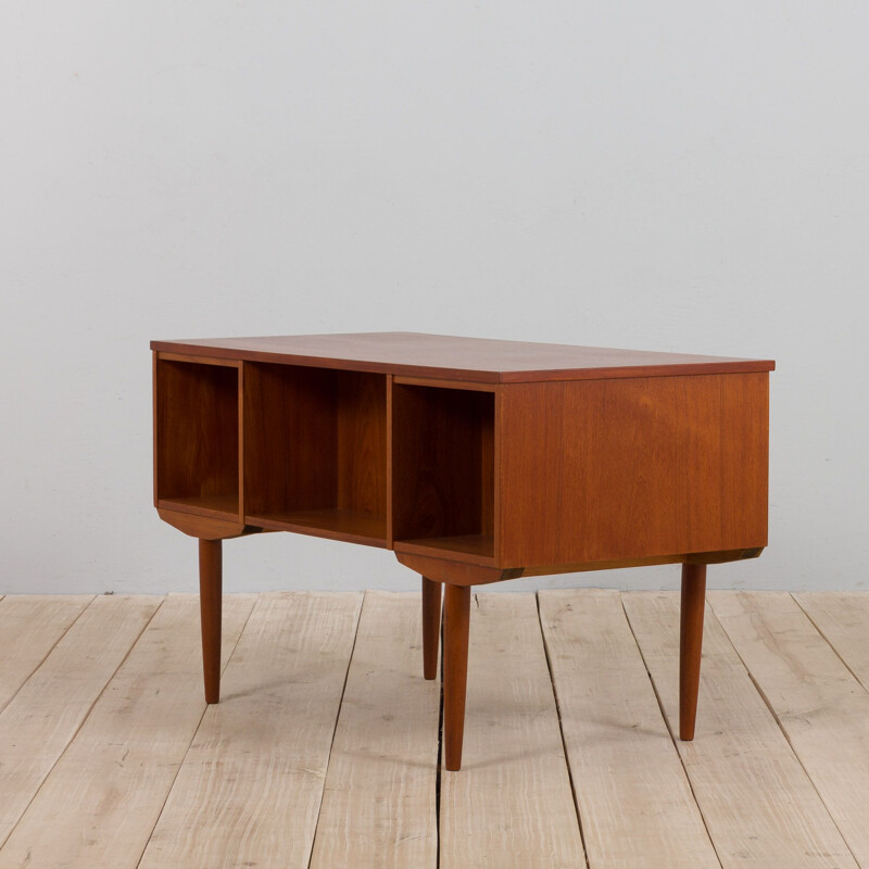 Bureau vintage en teck de J. Svenstrup pour A.P. Møbler, Danemark 1960