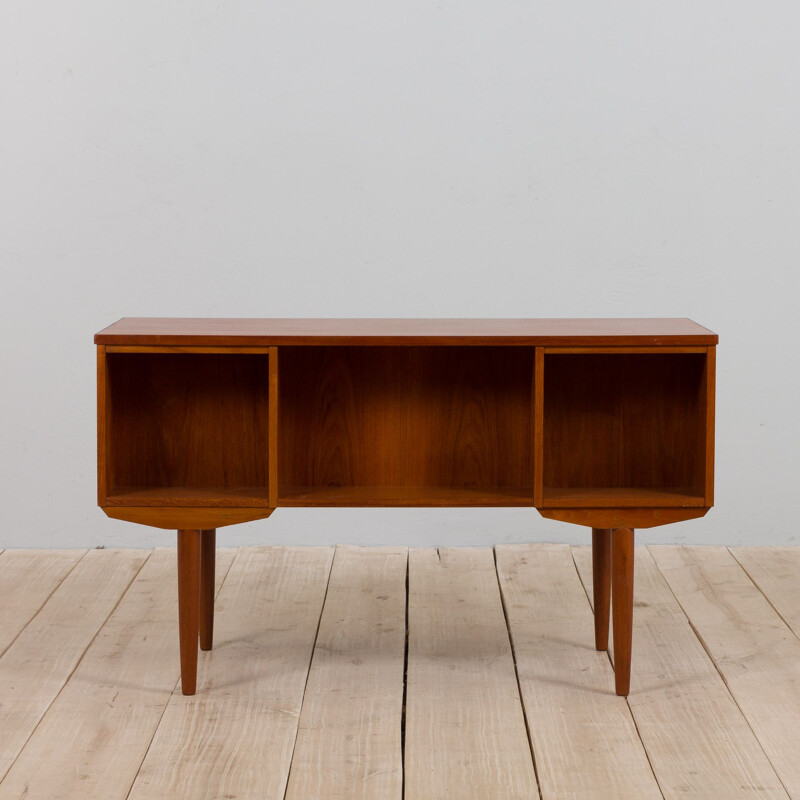 Scrivania vintage in teak di J. Svenstrup per A.P. Møbler, Danimarca 1960