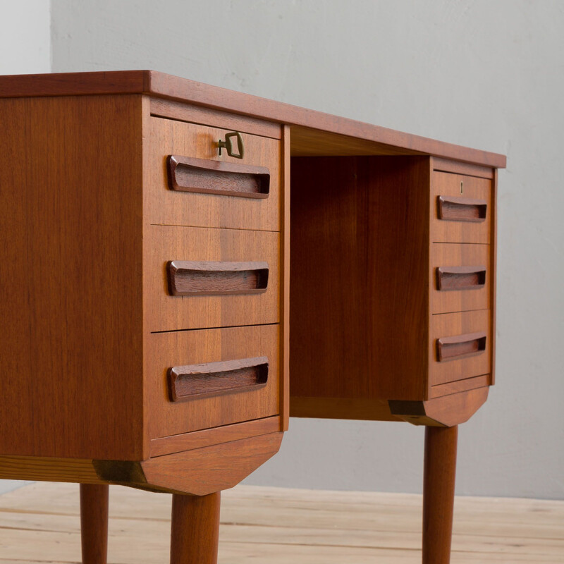 Vintage teakhouten bureau van J. Svenstrup voor A.P. Møbler, Denemarken 1960