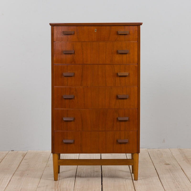 Vintage curved front Danish chest of drawers, 1960s