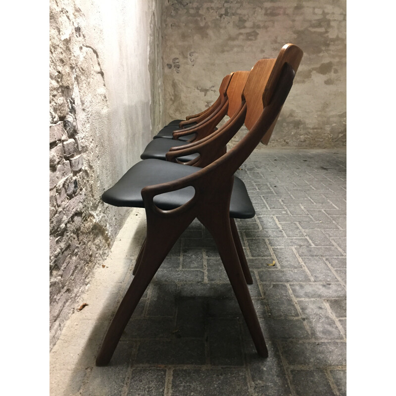 Suite de 4 chaises à repas Mogens Kold en teck , Arne HOVMAND-OLSEN - 1950