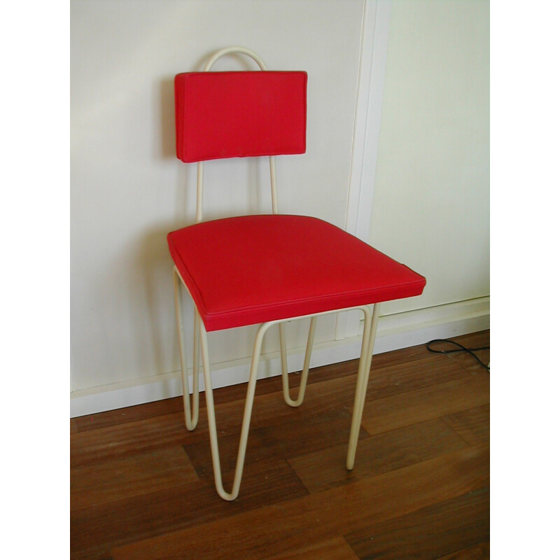 Red chair in beige lacquered metal, Raoul GUYS - 1950s