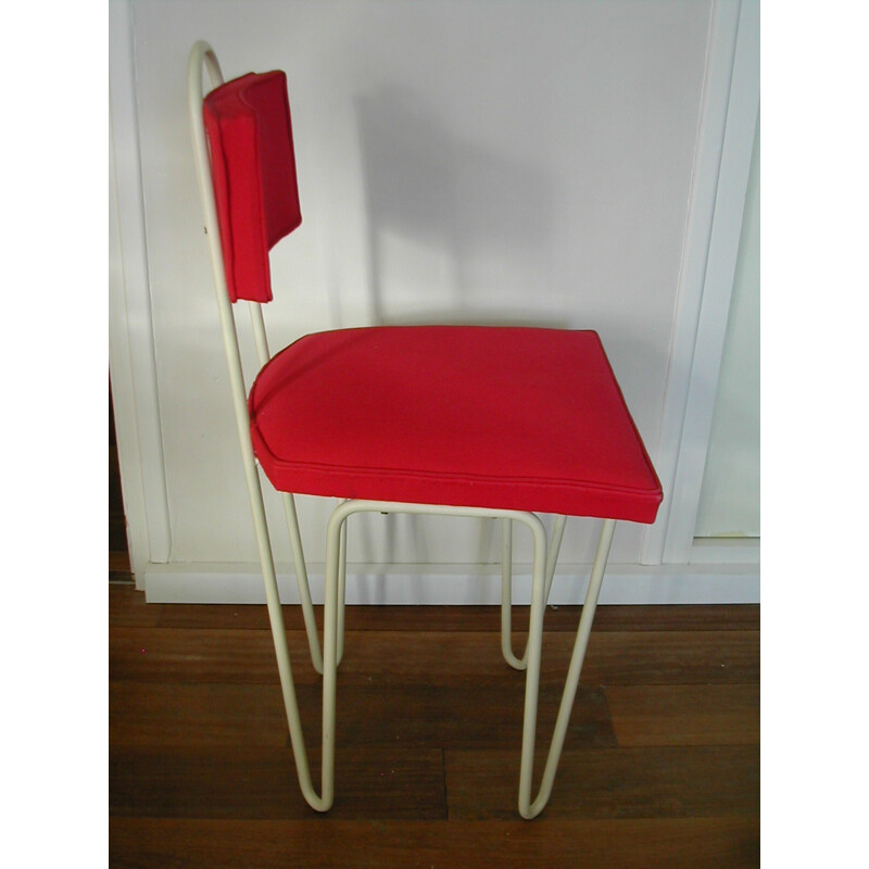 Red chair in beige lacquered metal, Raoul GUYS - 1950s