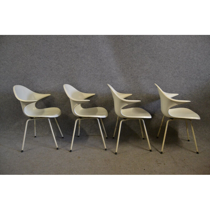 Set of 4 white chairs in fiberglass - 1970s