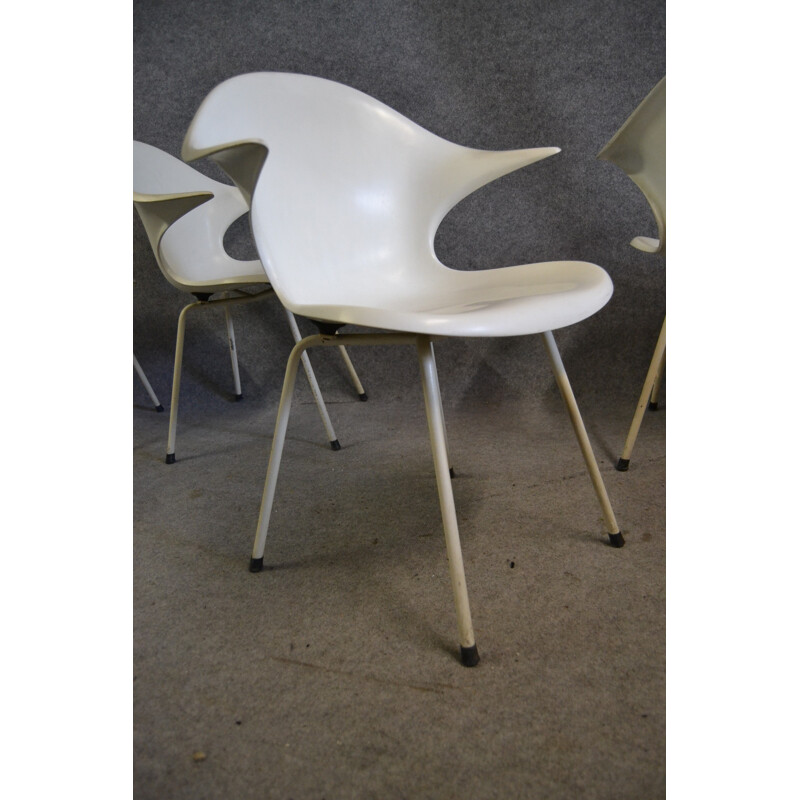 Set of 4 white chairs in fiberglass - 1970s