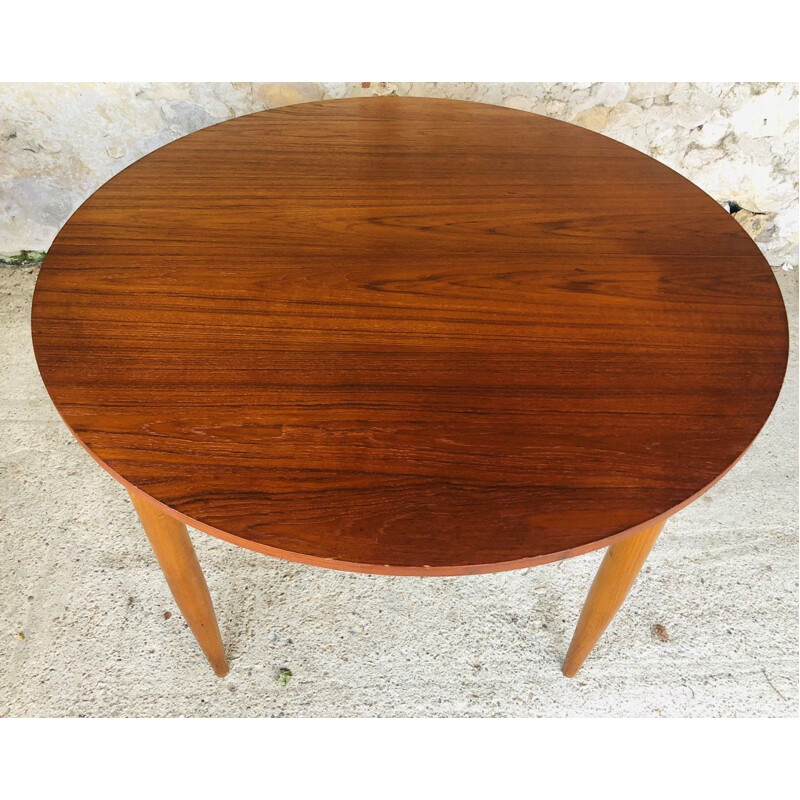 Extendable teak dining table with butterfly extensions, 1960