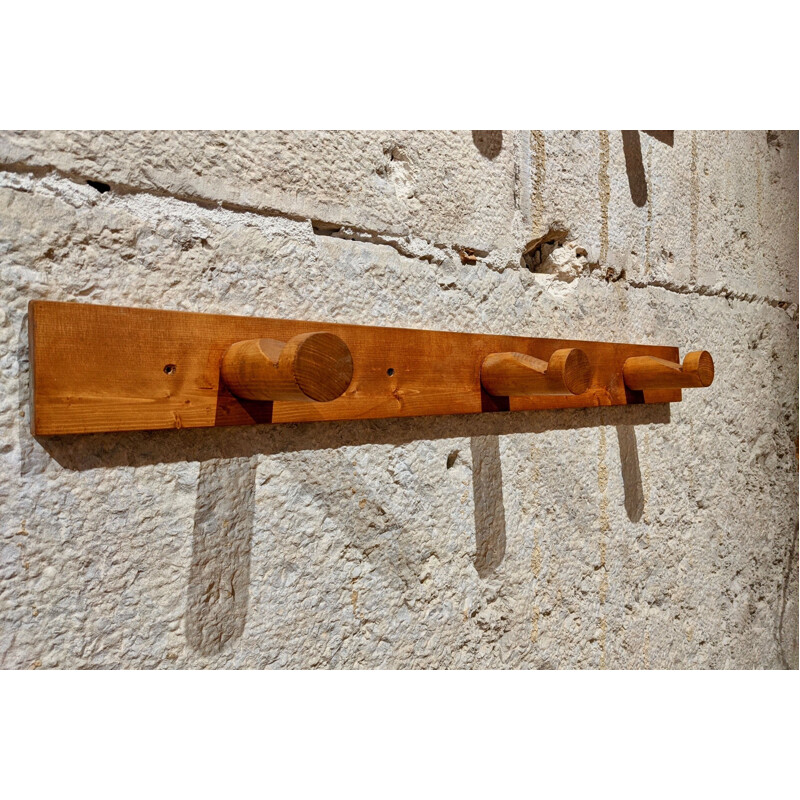 Vintage coat rack in pine wood for Charlotte Perriand for Les Arcs