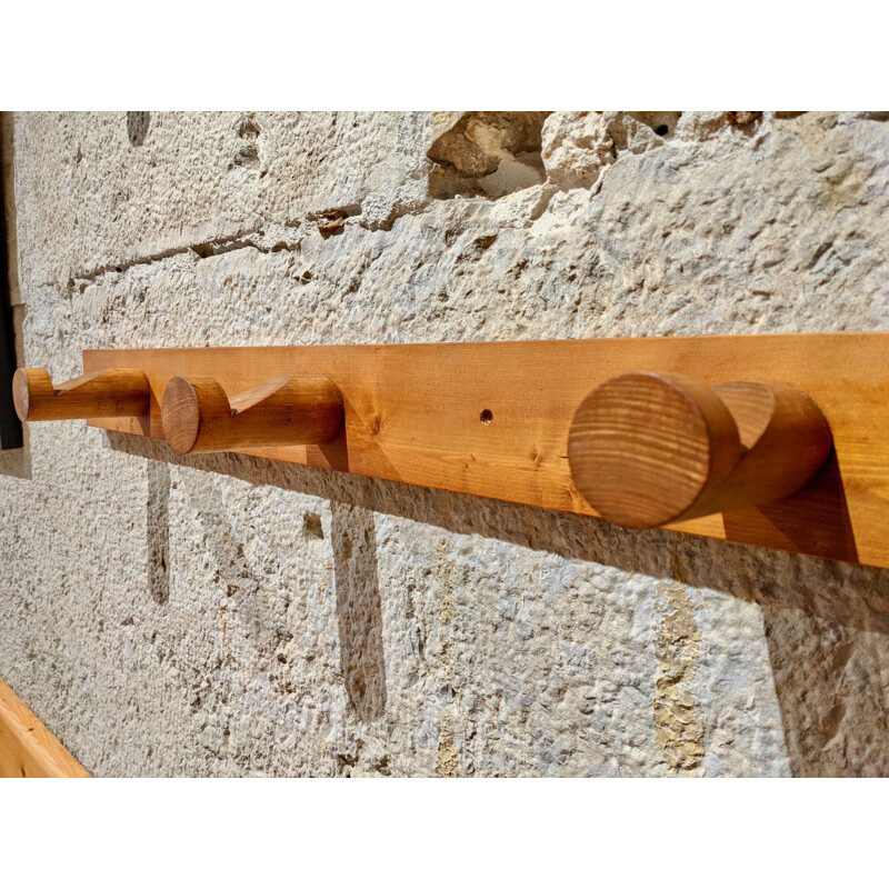 Vintage coat rack in pine wood for Charlotte Perriand for Les Arcs