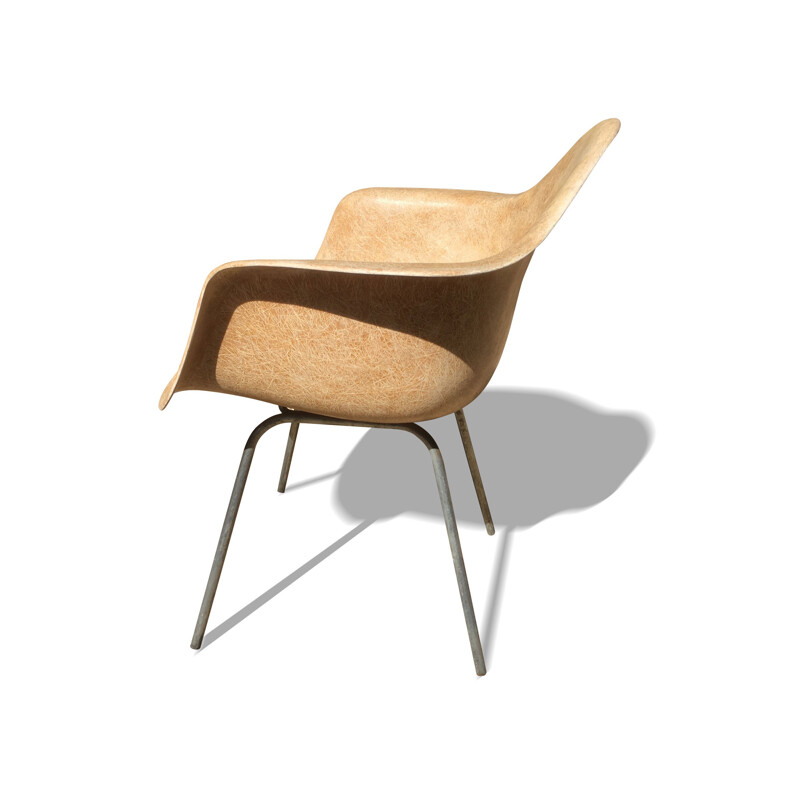 Mid century modern fiberglass armchair, Charles & Ray EAMES - 1950s