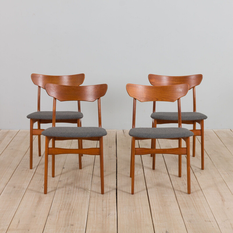 Set of 4 vintage danish teak chairs by Schønning & Elgaards, 1960s