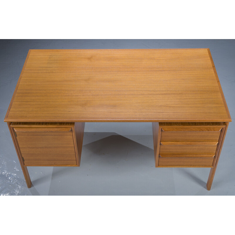 Mid-century teak desk by Gv Gaasvig for Gv Møbler, Denmark 1960s