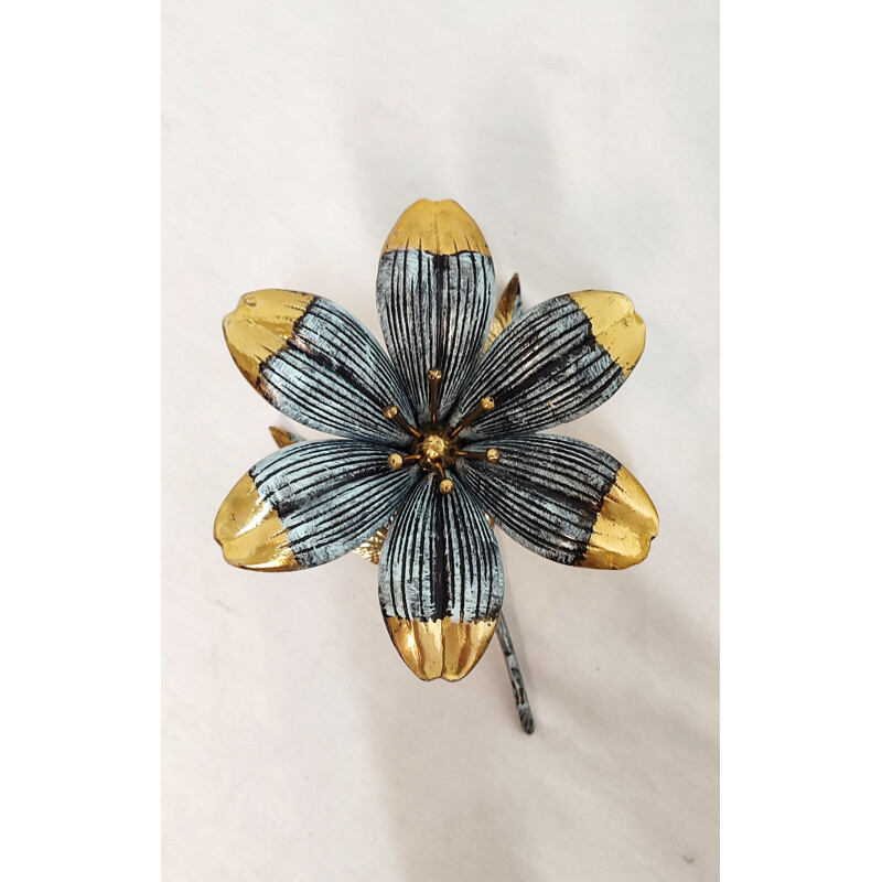 Vintage flowered ashtray in painted metal, France 1980