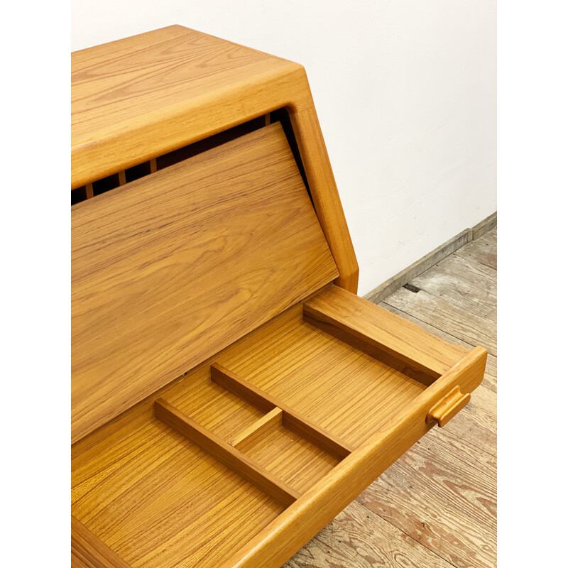 Vintage teakhouten bureau van Dyrlund, Denemarken 1960