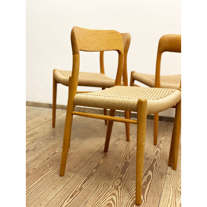 Set of 4 vintage oak dining chairs by Niels O. Møller for J.L. Molle, 1950s