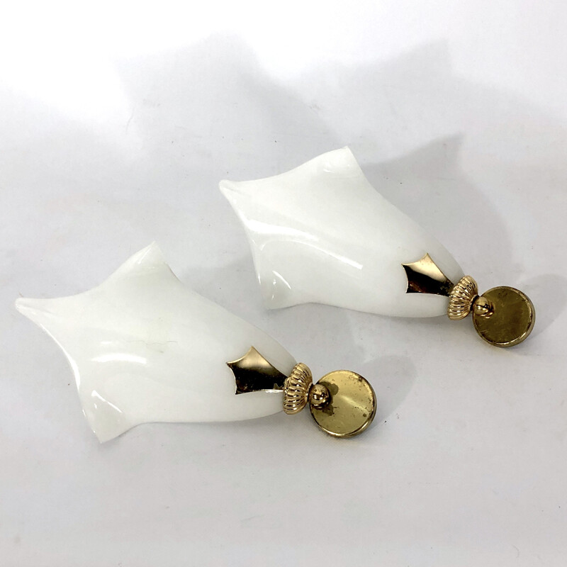 Pair of vintage Murano milk glass wall lamps by Gio Ponti, 1950