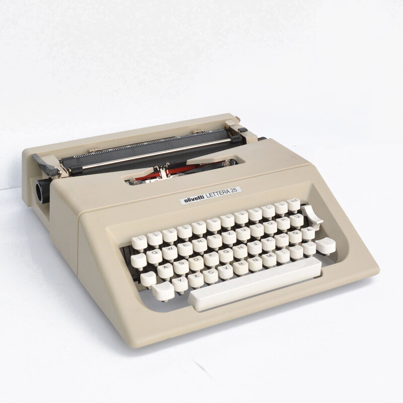 Vintage suitcase typewriter Olivetti Lettera 25 by Mario Bellini, Spain 1970s