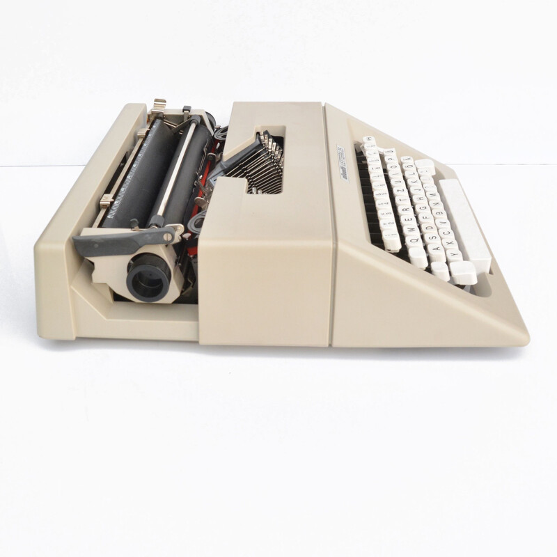 Vintage suitcase typewriter Olivetti Lettera 25 by Mario Bellini, Spain 1970s