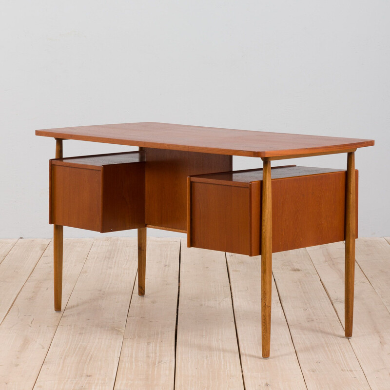 Bureau vintage avec pieds et poignées en chêne par Gunnar Nielsen pour Tibergaard, Danemark 1960