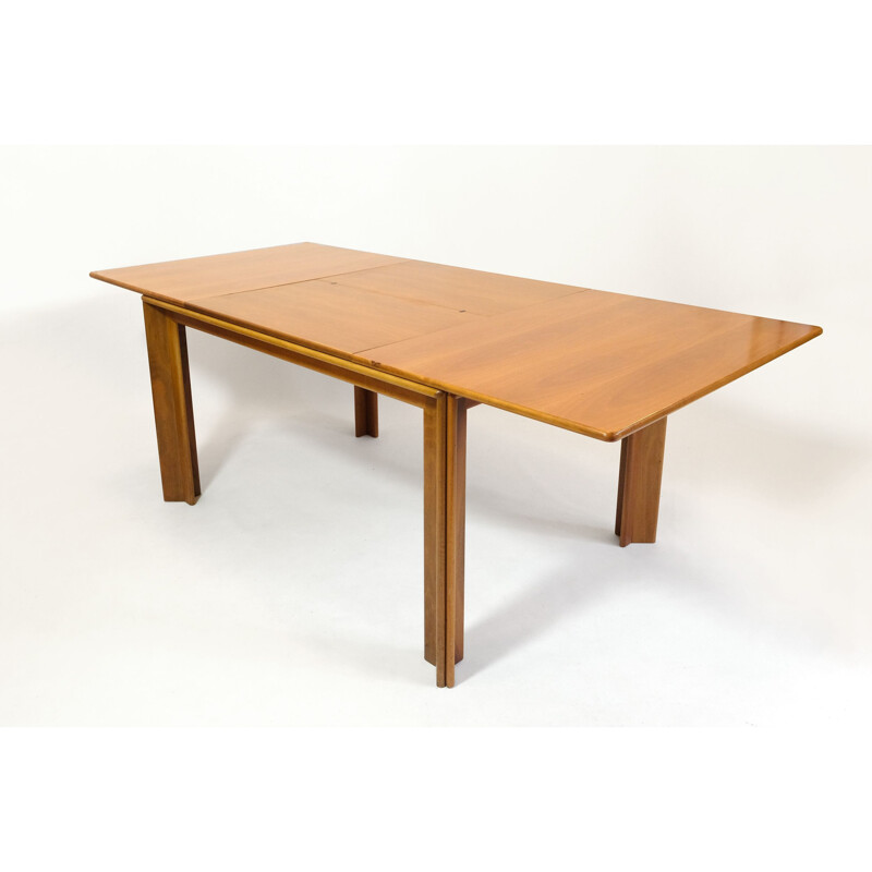 Vintage table with extensions in walnut by Afra and Tobia Scarpa for Cassina, 1960