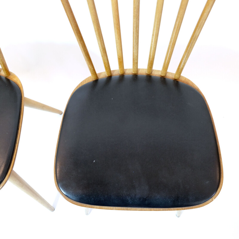Paar vintage beuken en zwart leder "Minuet" stoelen van Baumann, 1960