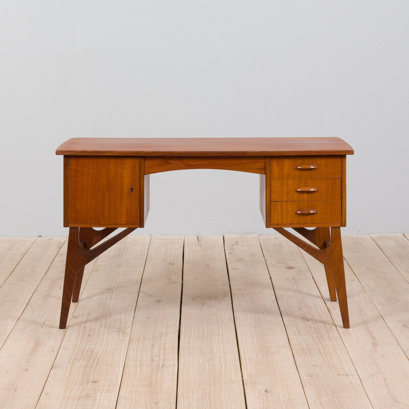 Vintage Deens teakhouten bureau op sculpturaal onderstel, 1960