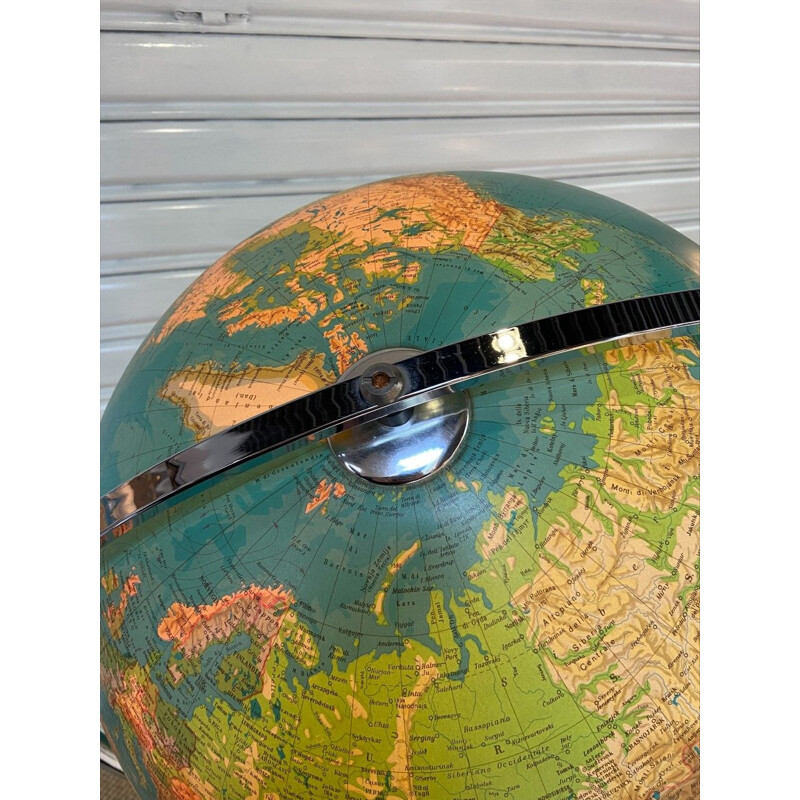 Vintage globe by Geographical Institute De Agostini, 1970