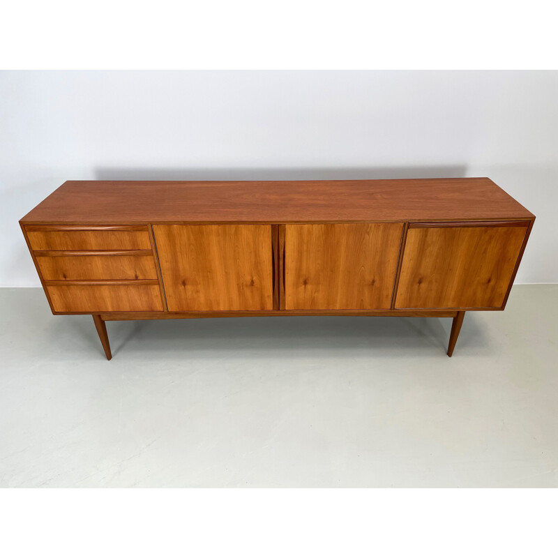 Vintage McIntosh teak sideboard, Schotland 1960s