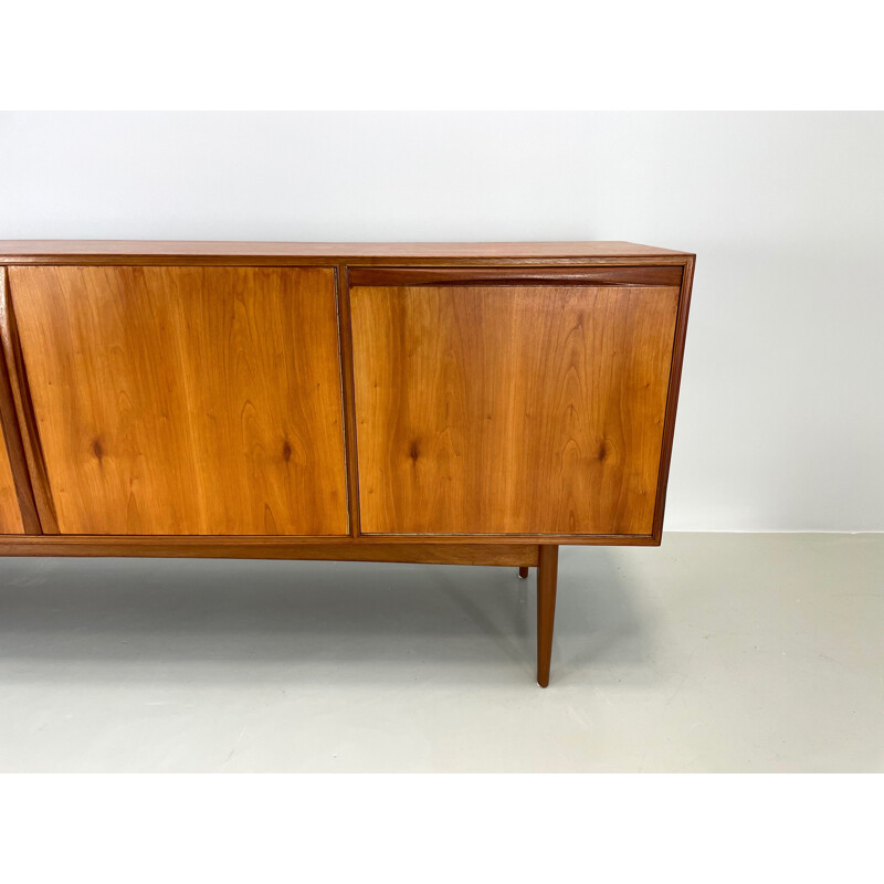 Vintage McIntosh teak sideboard, Schotland 1960s