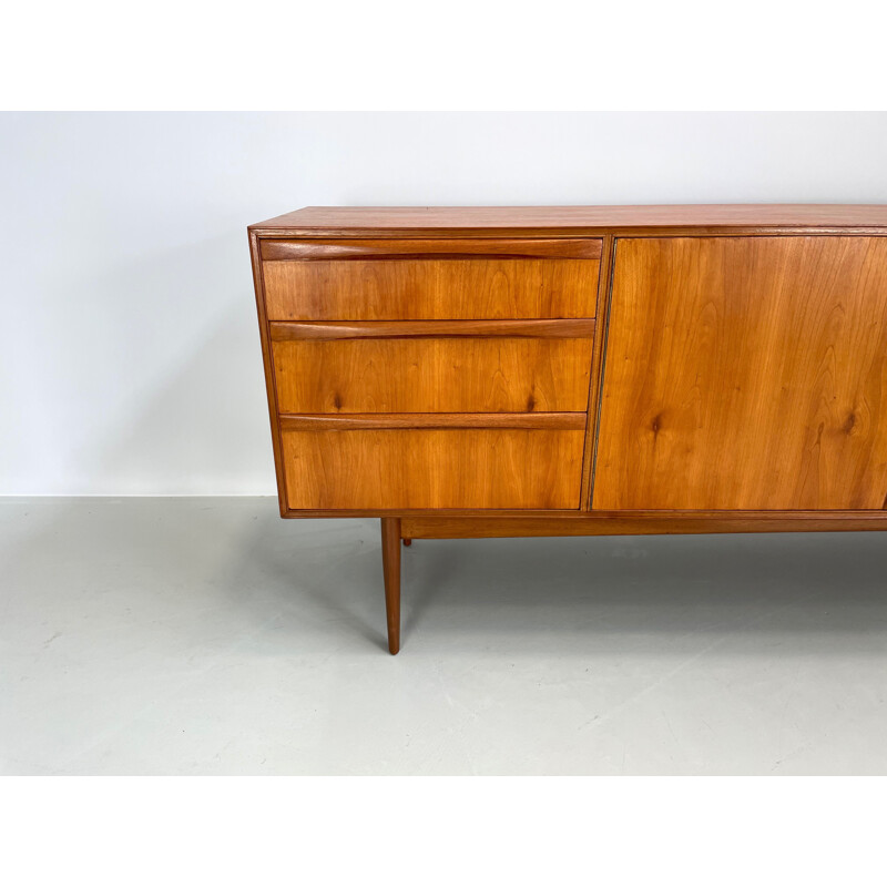 Vintage McIntosh teak sideboard, Schotland 1960s