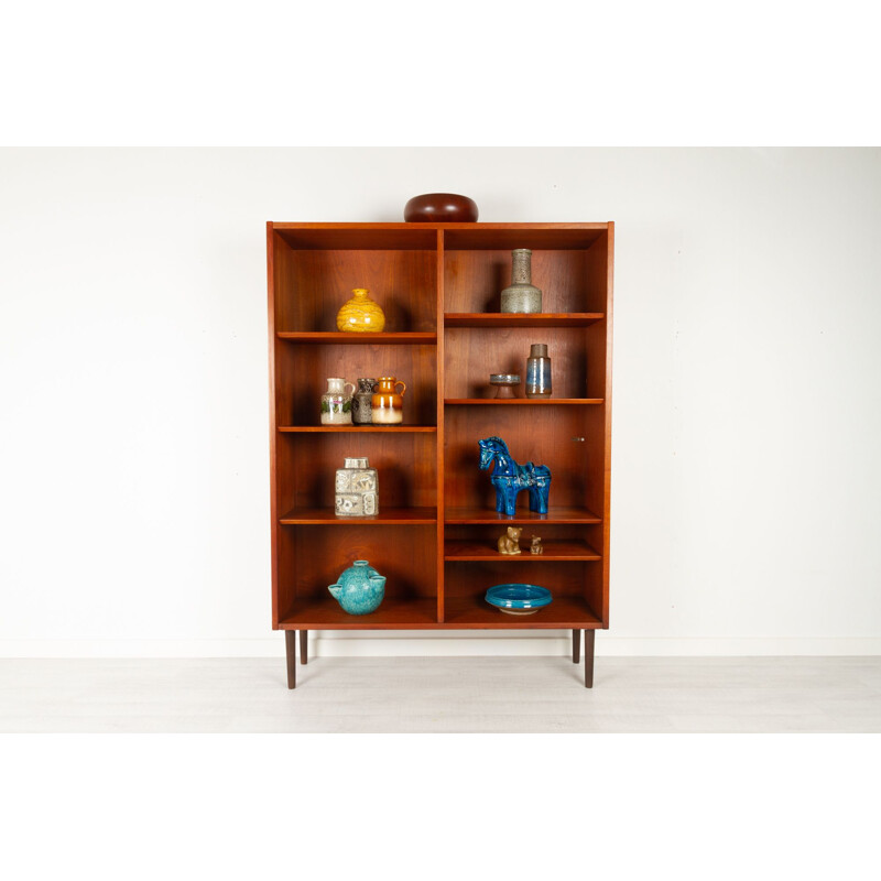 Danish vintage teak bookcase by Hundevad & Co, 1960s