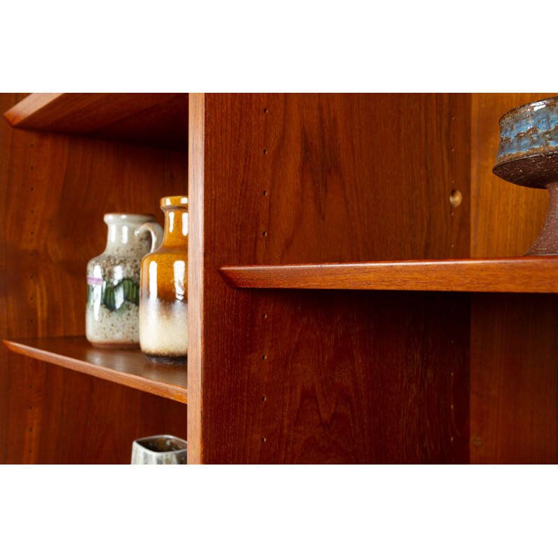 Danish vintage teak bookcase by Hundevad & Co, 1960s