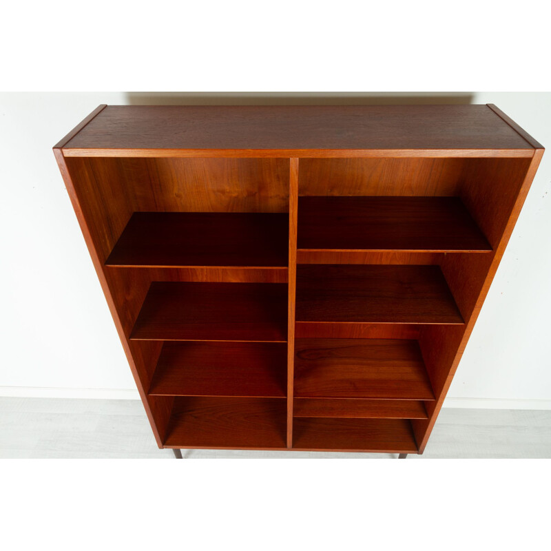 Danish vintage teak bookcase by Hundevad & Co, 1960s